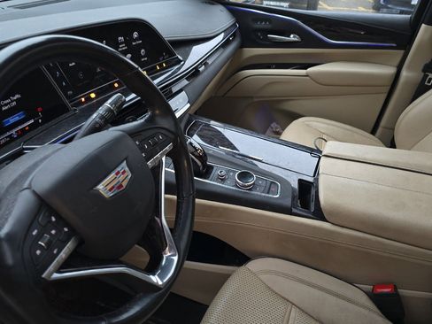 Used 2021 Cadillac Escalade Premium Luxury image 7