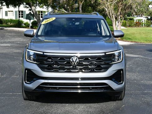 Used 2025 Volkswagen Atlas SEL Premium R-Line image 9