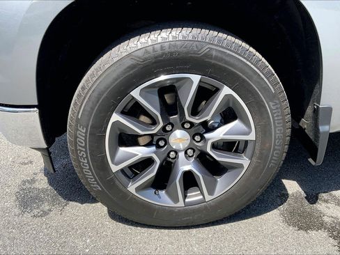 Used 2024 Chevrolet Silverado 1500 LT AWD/4WD image 10