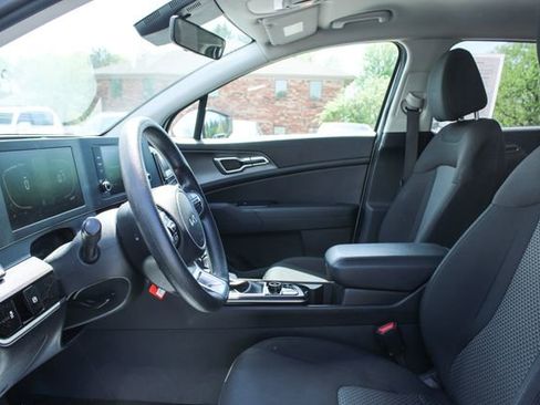 Used 2023 Kia Sportage LX FWD image 12