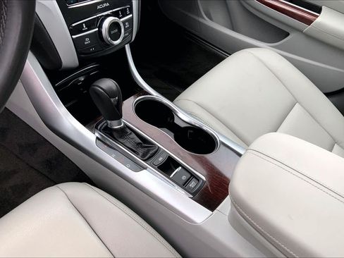 Used 2015 Acura TLX FWD image 17