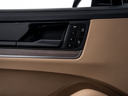 Certified 2026 Porsche Cayenne image 18