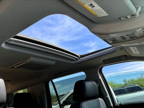 Used 2016 Chevrolet Tahoe LTZ AWD/4WD image 13
