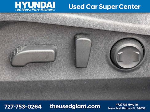 Used 2025 Subaru Outback Premium image 22