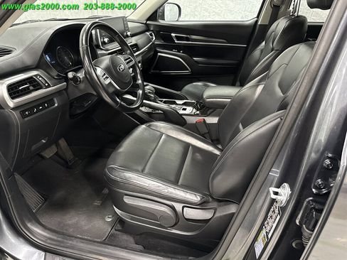 Used 2020 Kia Telluride LX image 3