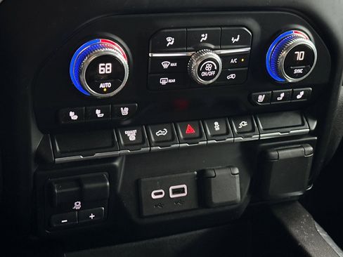 Certified 2023 GMC Sierra 2500 SLT w/ SLT Convenience Package image 26