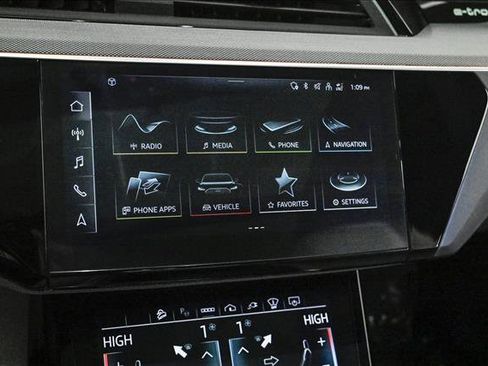 Certified 2024 Audi Q8 e-tron Prestige image 15