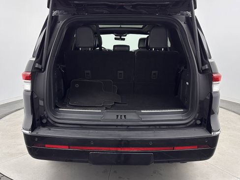 Used 2024 Lincoln Navigator Premiere image 34