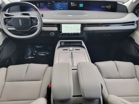 New 2025 Lincoln Navigator Reserve image 26