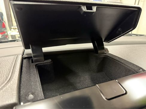 Used 2025 GMC Yukon Denali w/ Sun & Power Step Package image 22