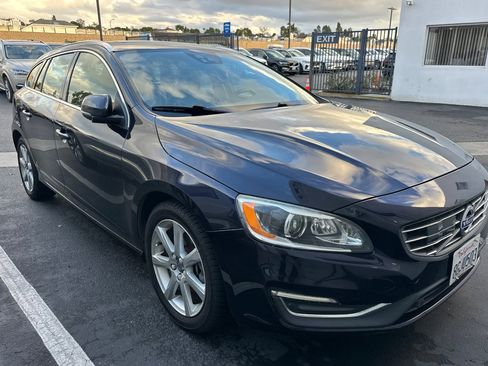 Used 2016 Volvo V60 T5 Platinum w/ Climate Package image 2