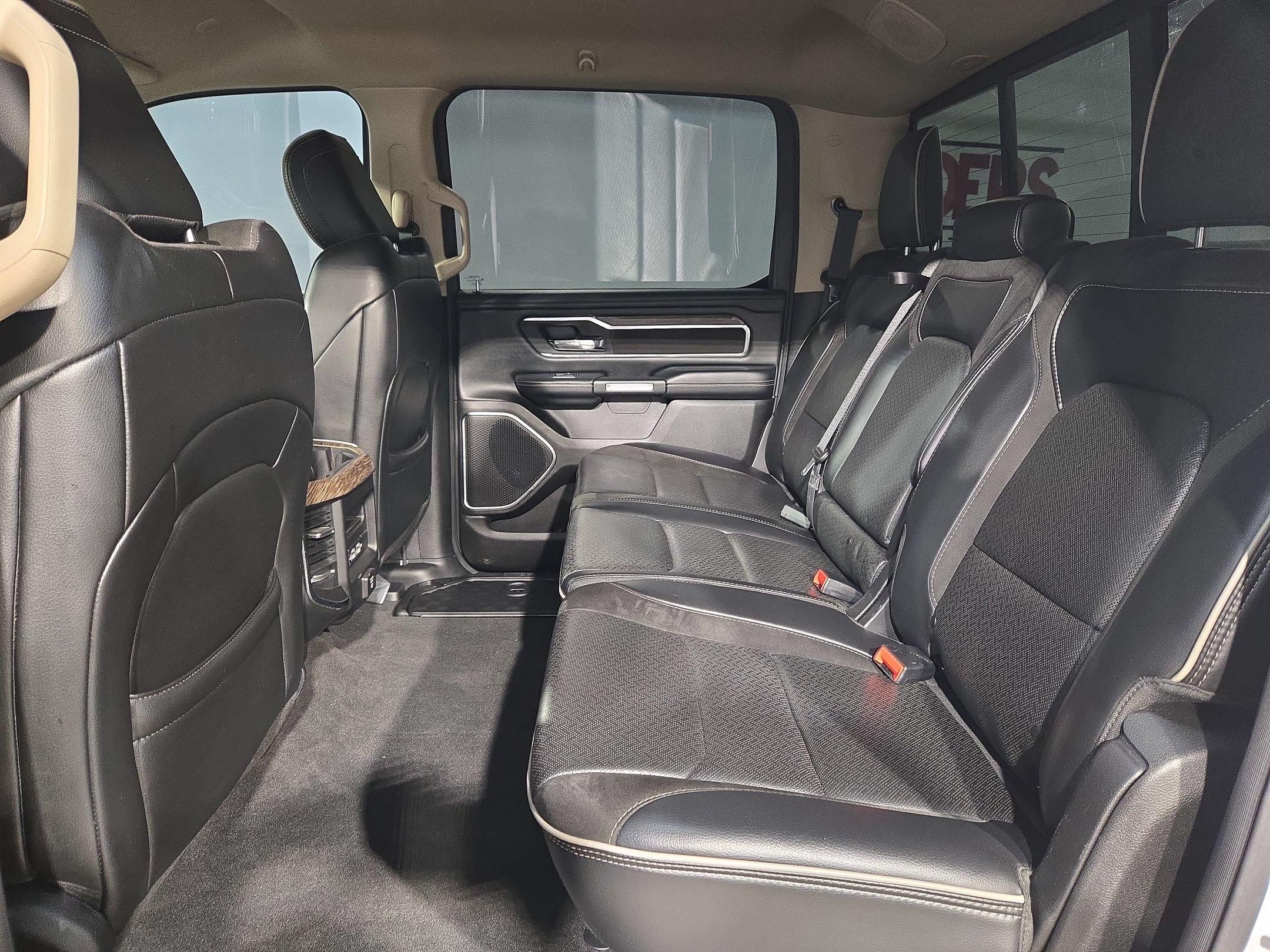 Used 2019 RAM 1500 Laramie AWD/4WD image 35