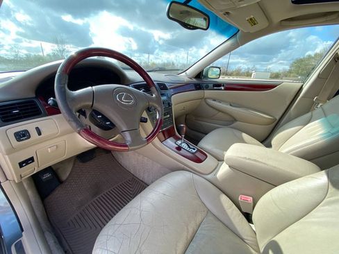 Used 2003 Lexus ES 330 FWD image 11