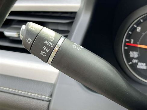 Used 2023 GMC Acadia SLE w/ Driver Convenience Package image 24