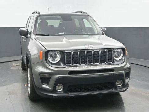 Used 2019 Jeep Renegade Latitude FWD image 8