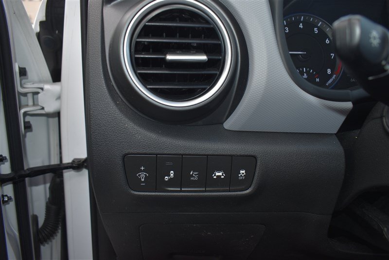Used 2021 Hyundai Kona Ultimate w/ Cargo Package AWD/4WD image 16