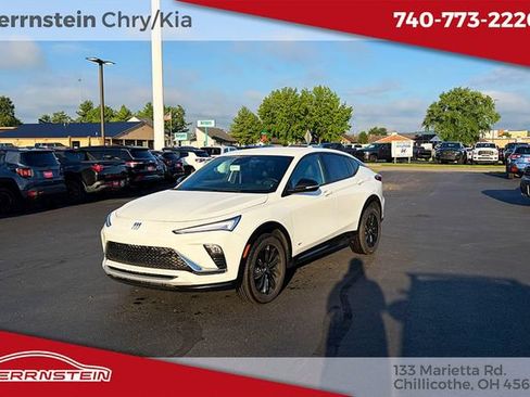 Used 2025 Buick Envista Sport Touring FWD image 3
