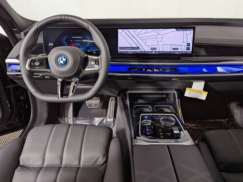 Used 2026 BMW i7 xDrive60 AWD/4WD image 22