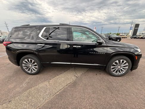Used 2022 Chevrolet Traverse Premier w/ LPO, Floor Liner Package AWD/4WD image 4