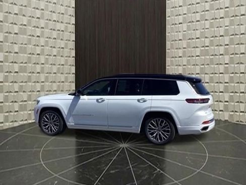 Certified 2025 Jeep Grand Cherokee L Summit AWD/4WD image 8