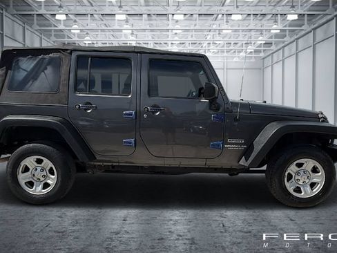 Used 2017 Jeep Wrangler Unlimited Sport w/ Connectivity Group AWD/4WD image 6