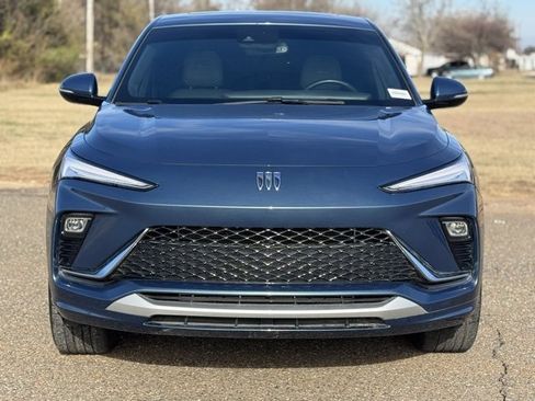 Used 2024 Buick Envista Avenir image 2