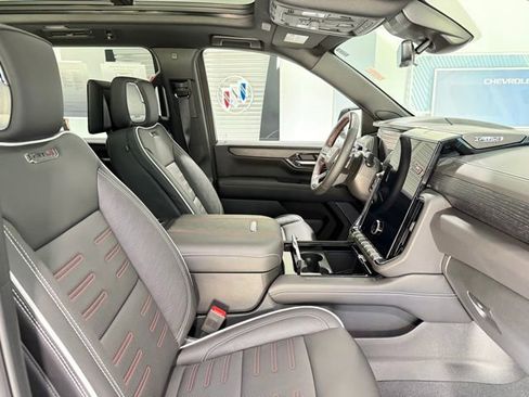 Used 2025 GMC Yukon XL AT4 Ultimate image 26