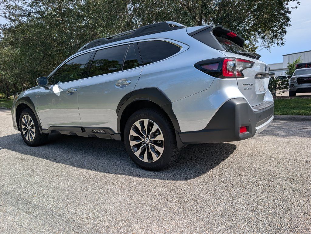Used 2025 Subaru Outback Touring XT w/ Popular Package #2 AWD/4WD image 6
