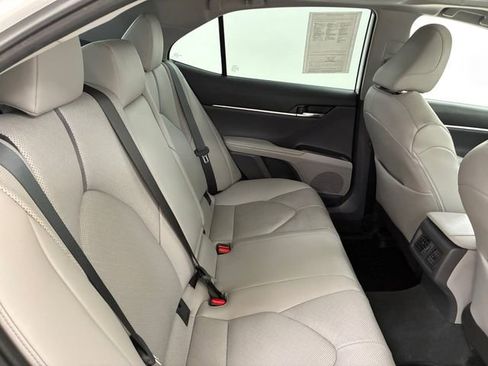 Used 2022 Toyota Camry XLE w/ Navigation Upgrade Package FWD image 16