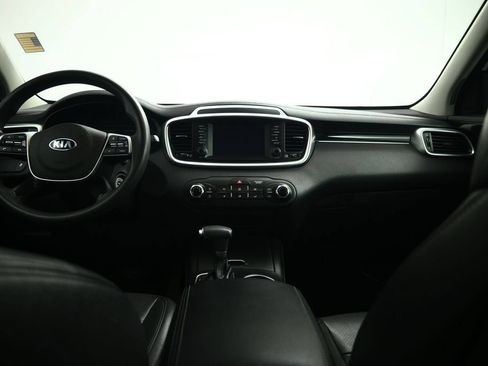 Used 2020 Kia Sorento FWD V6 image 38