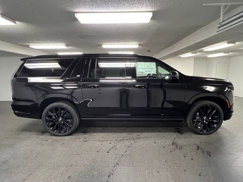 New 2026 Cadillac Escalade ESV Platinum Sport w/ LPO, ONYX Package image 6