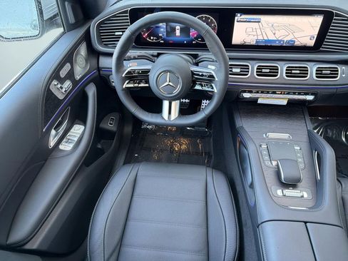 New 2026 Mercedes-Benz GLS 580 4MATIC image 29