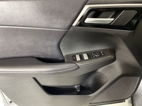 Used 2024 Mitsubishi Outlander SE image 15