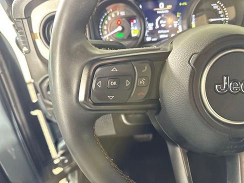 Used 2024 Jeep Wrangler Unlimited image 15