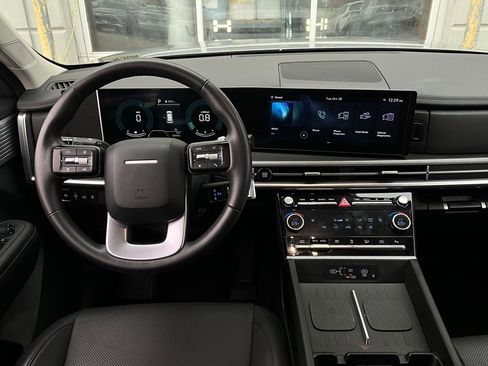 Used 2025 Hyundai Santa Fe SEL image 14