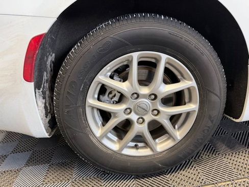 Used 2024 Chrysler Voyager LX image 35