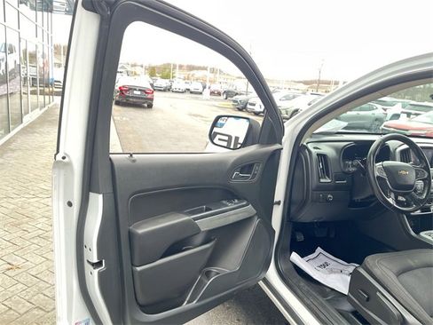 Used 2022 Chevrolet Colorado LT w/ Fleet Safety Package image 19