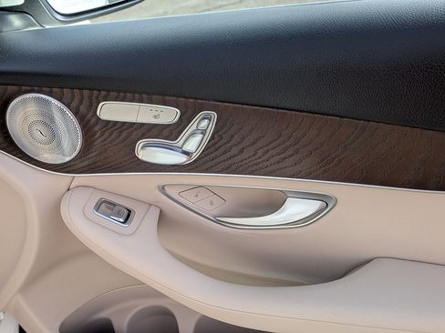 Used 2020 Mercedes-Benz GLC 300 4MATIC image 39