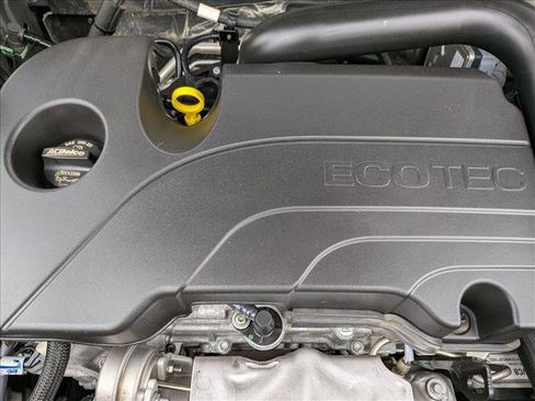 Used 2024 GMC Terrain SLE image 21