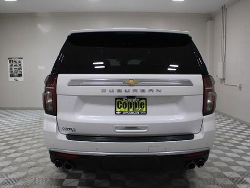 Used 2023 Chevrolet Suburban High Country image 11