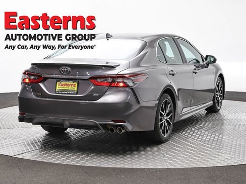 Used 2023 Toyota Camry SE FWD image 5