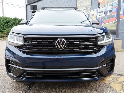 Used 2023 Volkswagen Atlas SEL R-Line AWD/4WD image 2