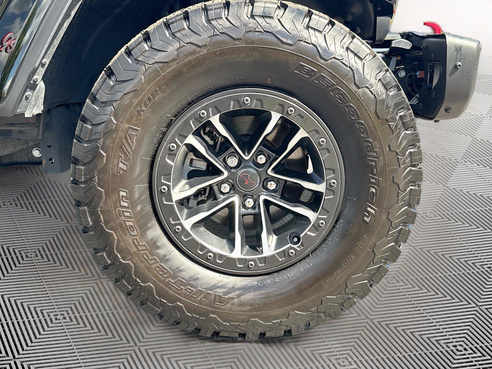 Used 2024 Jeep Wrangler Unlimited Rubicon AWD/4WD image 32