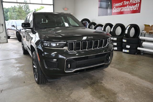 Used 2022 Jeep Grand Cherokee L Overland AWD/4WD image 3