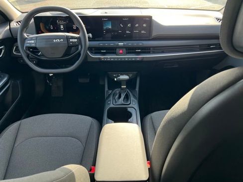 Certified 2025 Kia K4 LX image 11