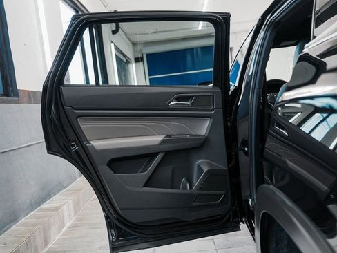 Used 2023 Volkswagen Atlas Cross Sport SEL image 13