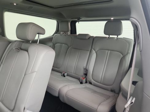Certified 2022 Jeep Wagoneer Series III w/ Premium Group I AWD/4WD image 37