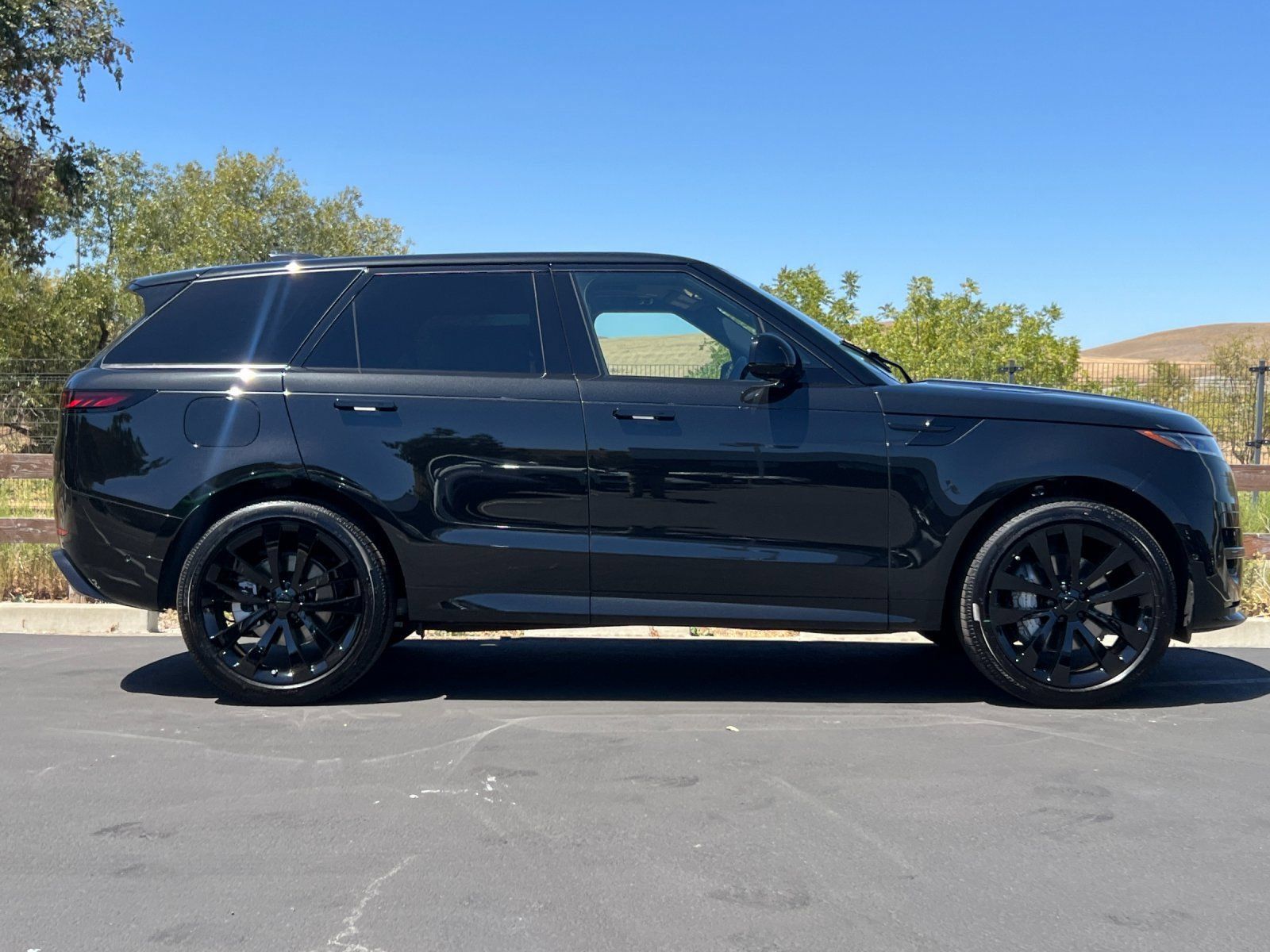 New 2026 Land Rover Range Rover Sport Dynamic SE AWD/4WD image 7