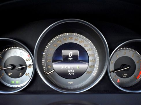 Used 2014 Mercedes-Benz C 250 C 250 Luxury Sedan 4D image 19