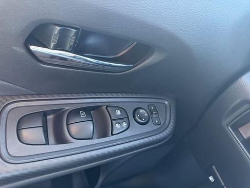 New 2025 Nissan Versa SV w/ Trunk Package image 19